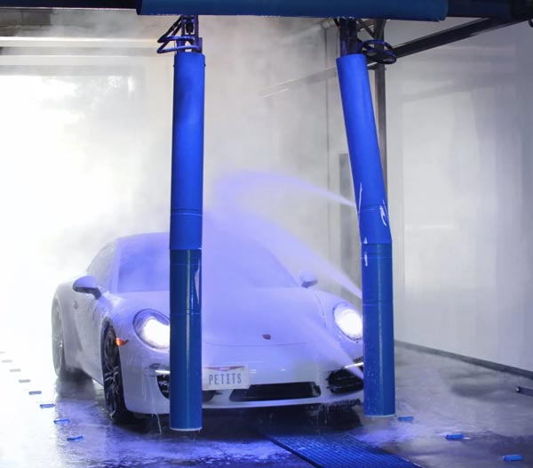 Petit System for touchless car wash